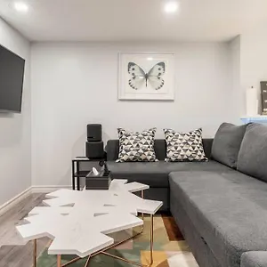 https://cozy-nest-basement-unit.hotelstorontoontario.org