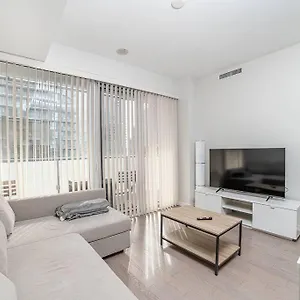 Luxury Downtown Oasis 2 Beds +free Parking , Toronto Canada